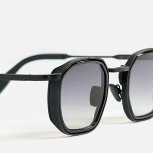 Leo - C301 Black Carbon Metal. John Dalia