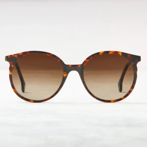 Saint Malo - Dark Yellow Tortoise. Dick Moby